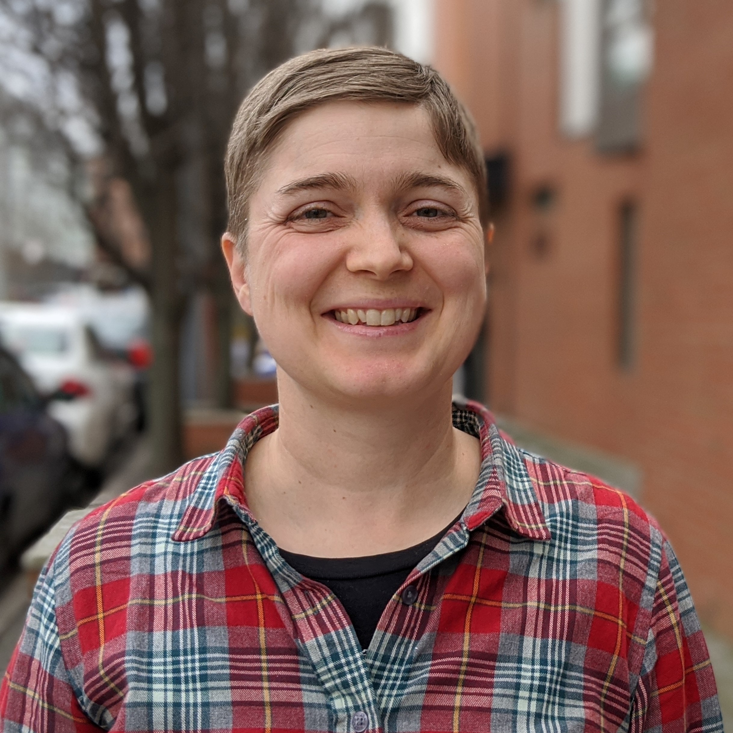 Headshot – Hilary