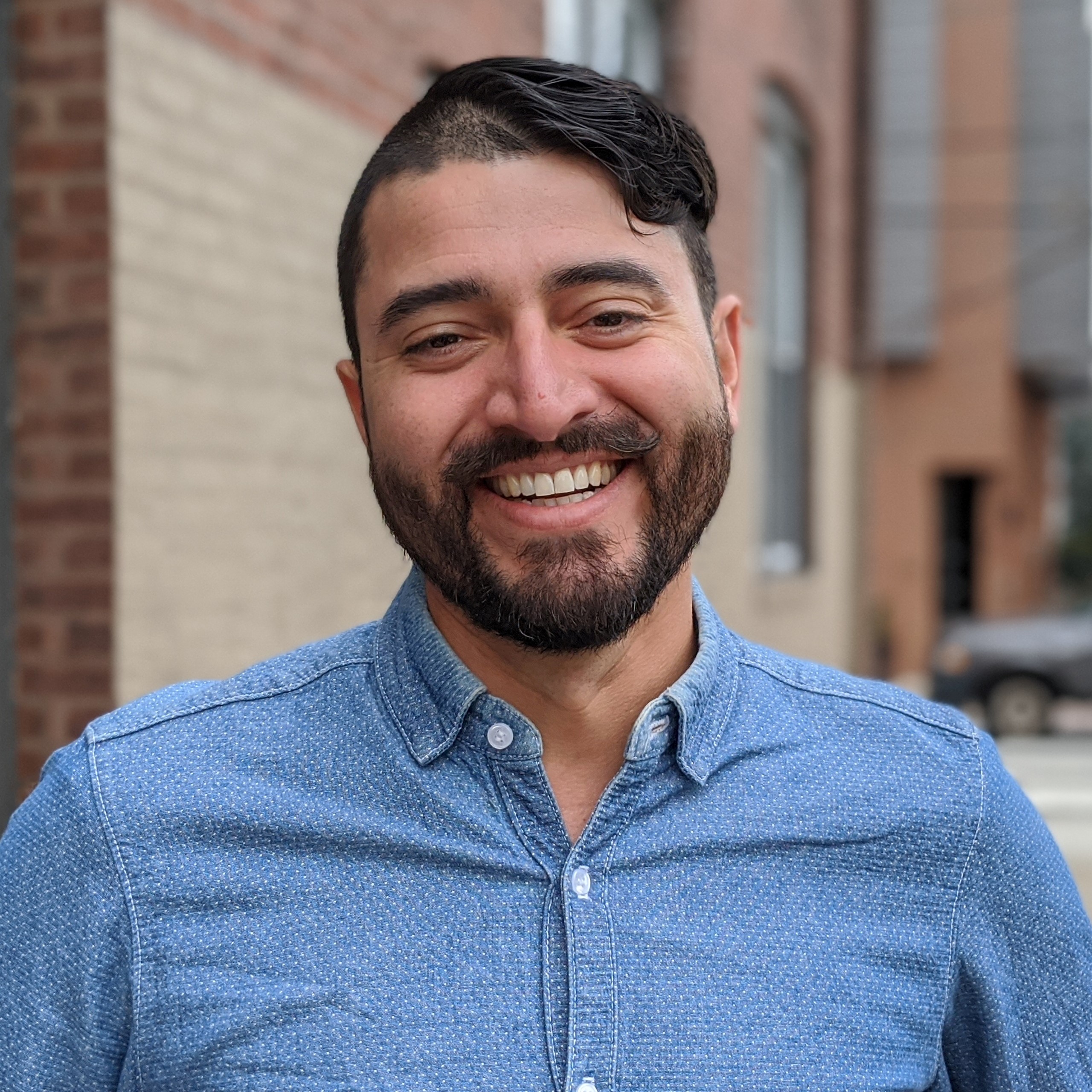 Headshot – Ricardo
